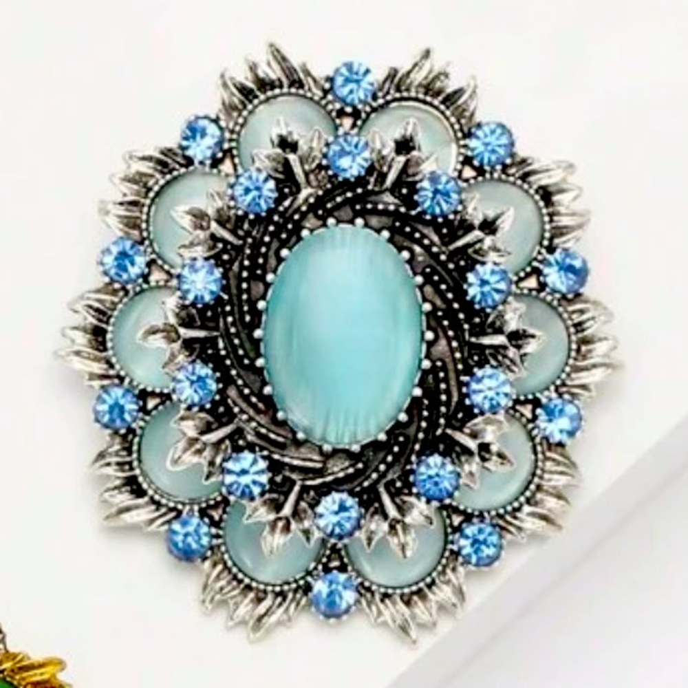 COPY - Baroque Green Crystal Pearls Gilded, Gold tone Vintage Inspired Brooch L…